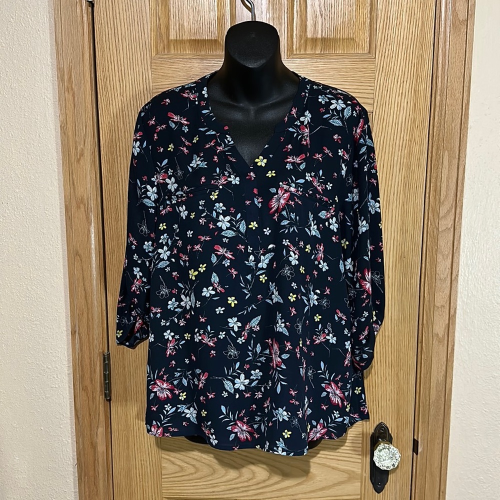 (Maurices) long sleeve flower top size L 💐